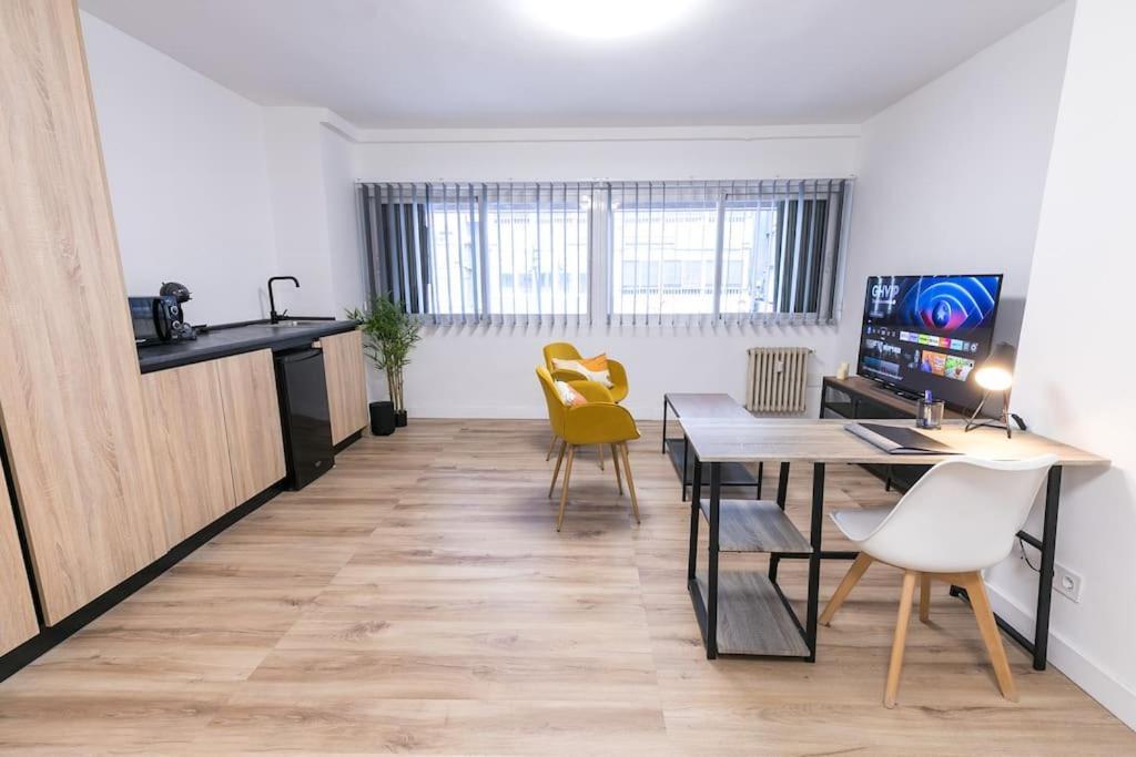 Estudio-Oficina Moderno, Centro De Jaen Luaran gambar